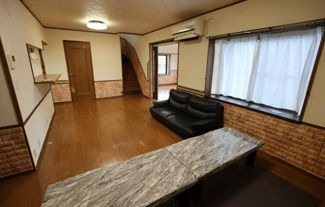 【居間・リビング】 | 毛呂山町西戸 中古住宅 | １階LDK１８帖