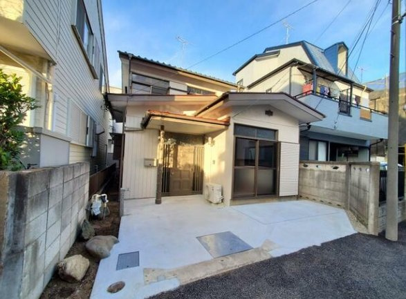 上水南町貸家の外観