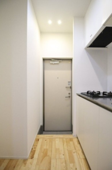 ゼニーヴ上高田の玄関