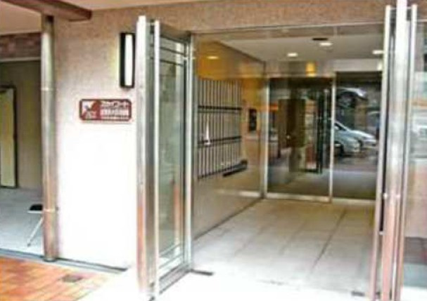 スカイコート本郷東大前壱番館のエントランス