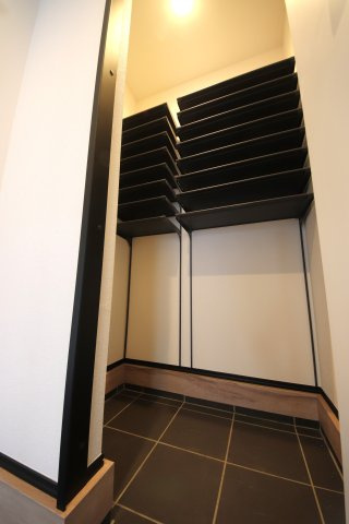 葛飾区東四つ木３丁目　新築戸建ての玄関