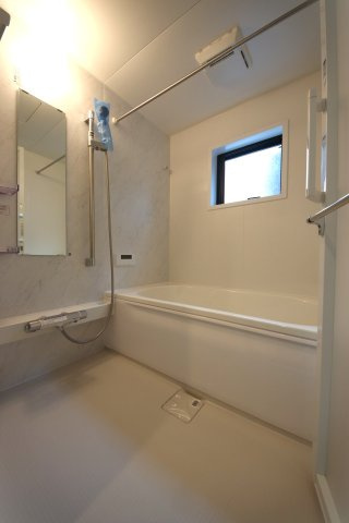 葛飾区東四つ木３丁目　新築戸建ての浴室