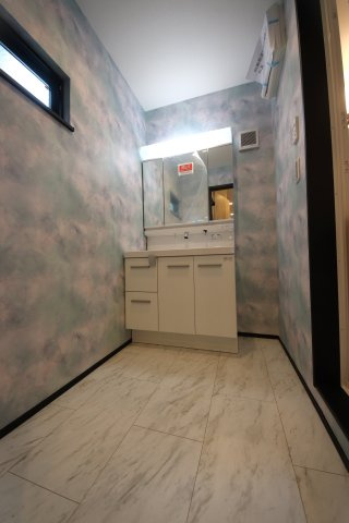 葛飾区東四つ木３丁目　新築戸建ての独立洗面台