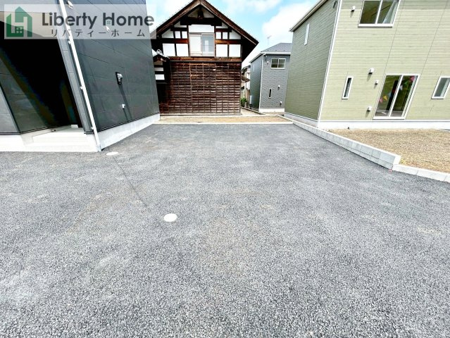 那珂市瓜連第14　新築戸建　4号棟の駐車場