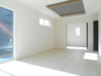 【居間・リビング】 | 郡山市芳賀3丁目新築一戸建て9棟 | 居間です