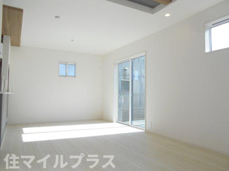 【居間・リビング】 | 郡山市芳賀3丁目新築一戸建て9棟 | 居間です