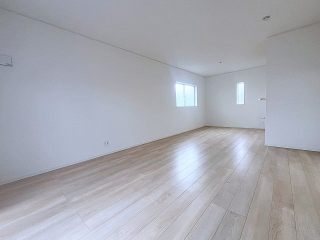 新築戸建・新築建売　福島市町庭坂第12　庭坂小・吾妻中の洋室|画像はバーチャルホームステージングの加工による演出で、実際の家具は付きません。