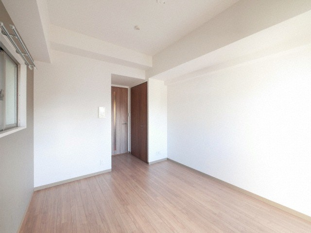 エスリード松屋町SOUTHの洋室