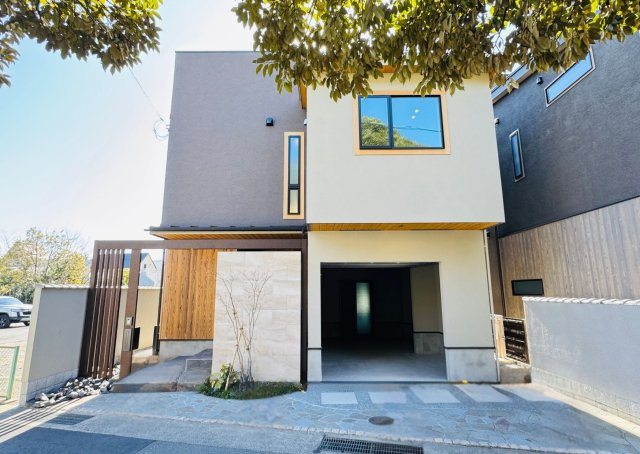 KAMAKURA TIMELESS― 由比ガ浜一丁目、時を重ねる邸宅 ―