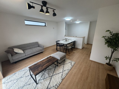 【玄関】 | 沖縄市東（全3棟）C号棟 | ※同仕様写真です