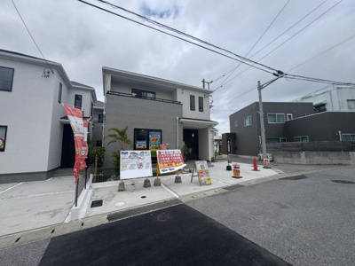 【玄関】 | 沖縄市東（全3棟）C号棟 | ※同仕様写真です