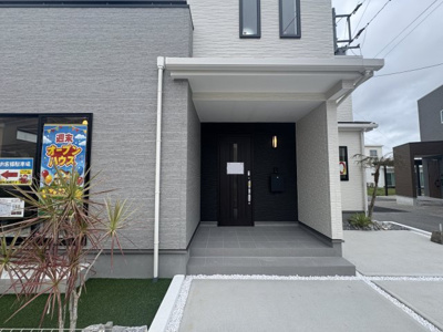 【居間・リビング】 | 沖縄市東（全3棟）C号棟 | ※同仕様写真です