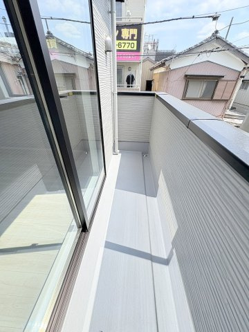 三郷市戸ケ崎1丁目　新築戸建　全4棟　4号棟のバルコニー|同施工会社の参考写真になります。