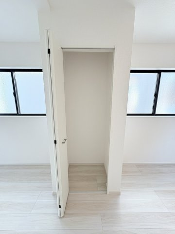 三郷市戸ケ崎1丁目　新築戸建　全4棟　4号棟の収納|同施工会社の参考写真になります。