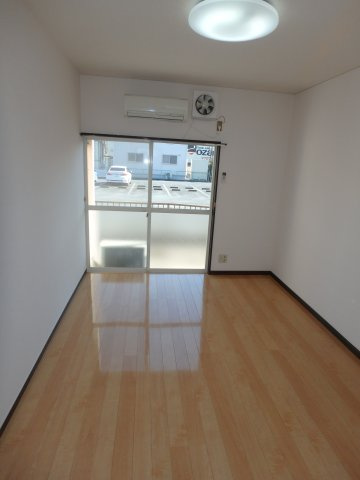 川越市大字鯨井新田のアパートの洋室|退去前の為、同タイプ別部屋の写真となります