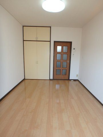 川越市大字鯨井新田のアパートの洋室|退去前の為、同タイプ別部屋の写真となります