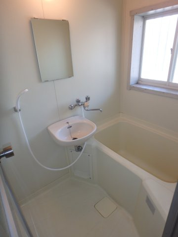 川越市大字鯨井新田のアパートの浴室|退去前の為、同タイプ別部屋の写真となります