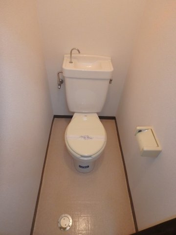 川越市大字鯨井新田のアパートのトイレ|退去前の為、同タイプ別部屋の写真となります