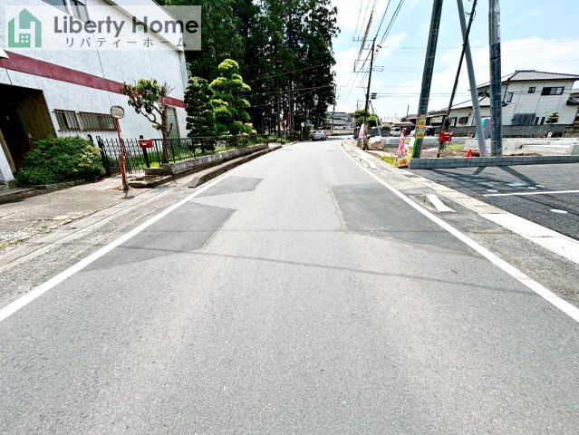 那珂市瓜連第14　新築戸建　5号棟の前面道路含む現地写真