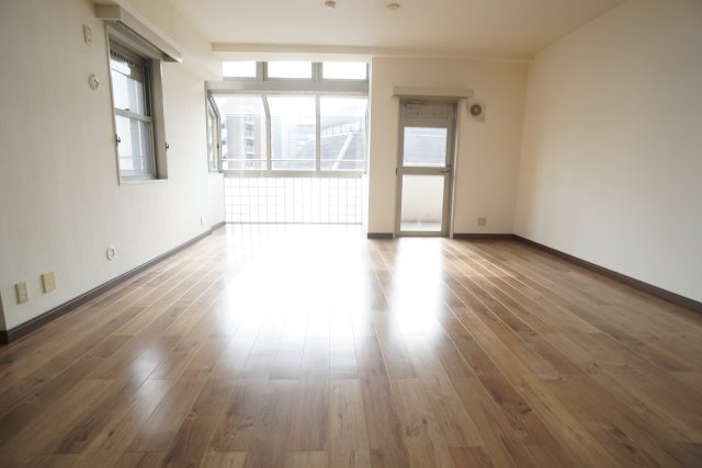 ソリオ宝塚東館の居間・リビング