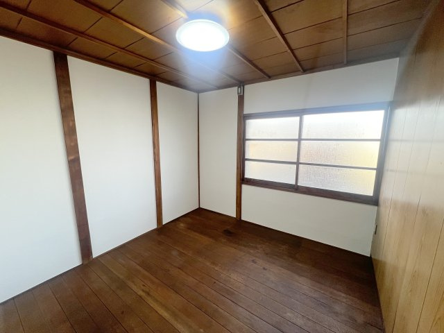 北新町14-45戸建の洋室