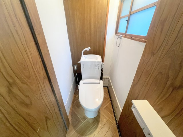 北新町14-45戸建のトイレ