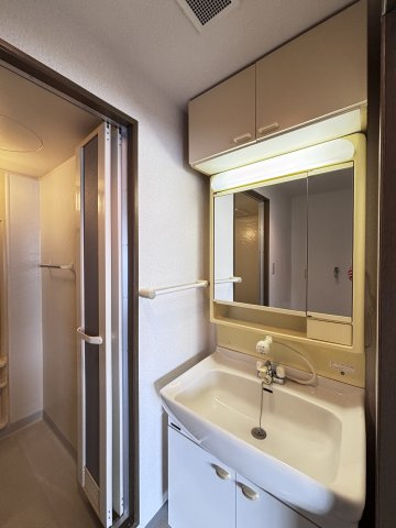 サンシティ安東駅前プラザの独立洗面台