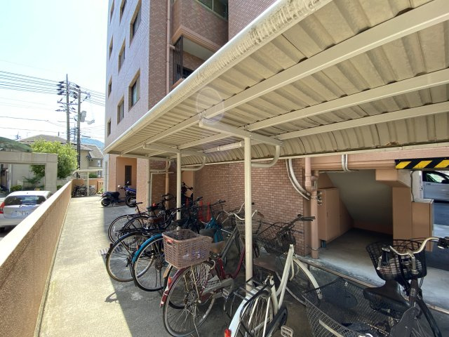 サンシティ安東駅前プラザの駐輪場