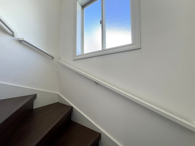 マイナスポイントにばかり気を取られるのはもうやめて！！築30年の魅力は魔力な、【泉区白百合3丁目／リフォーム戸建】の内装|きれいな内装です