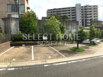 【駐車場】 | フェリカ―サ明大寺 | 駐車場に車を止められます