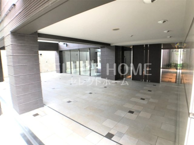 【エントランス】 | フェリカ―サ明大寺 | エントランスです