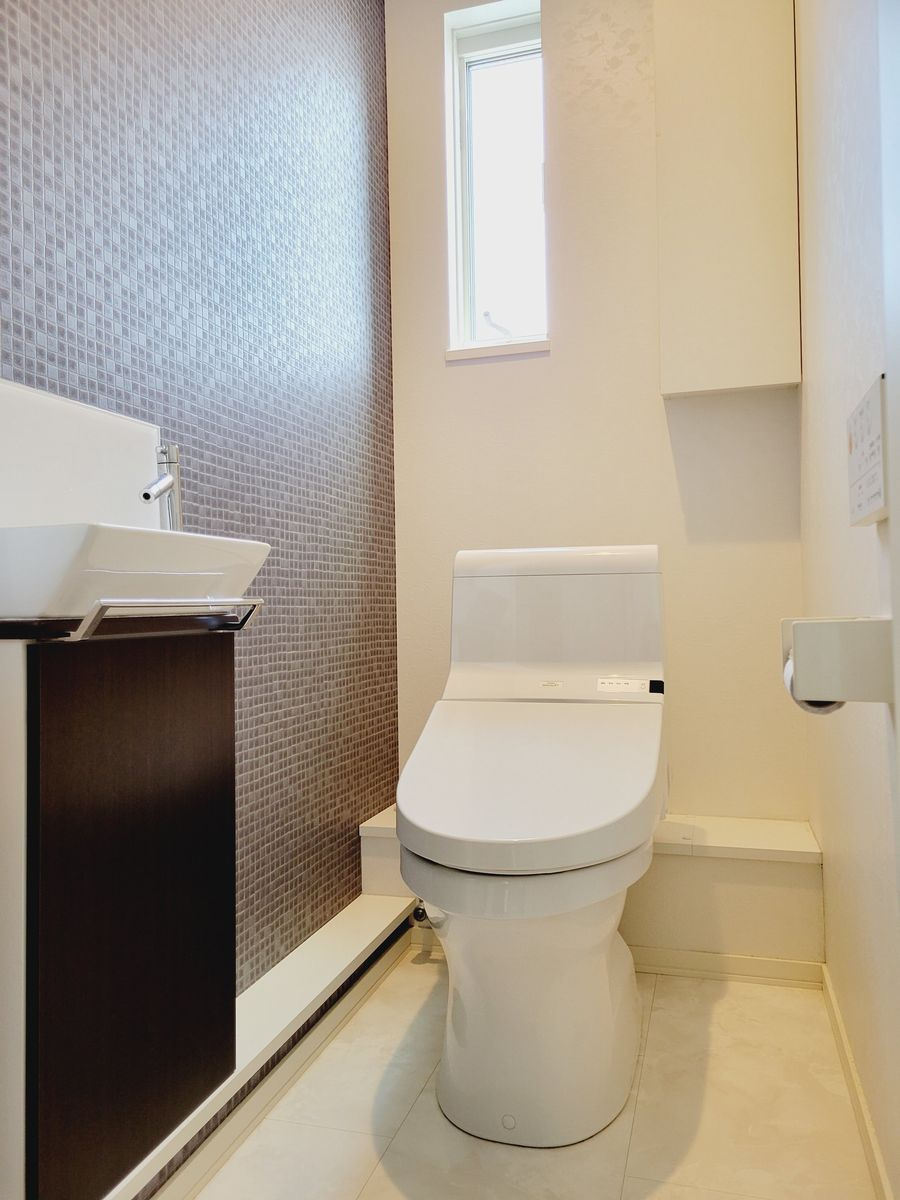 安城市篠目町井山戸建の発電・温水設備|オール電化