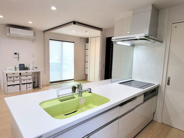 安城市篠目町井山戸建のキッチン