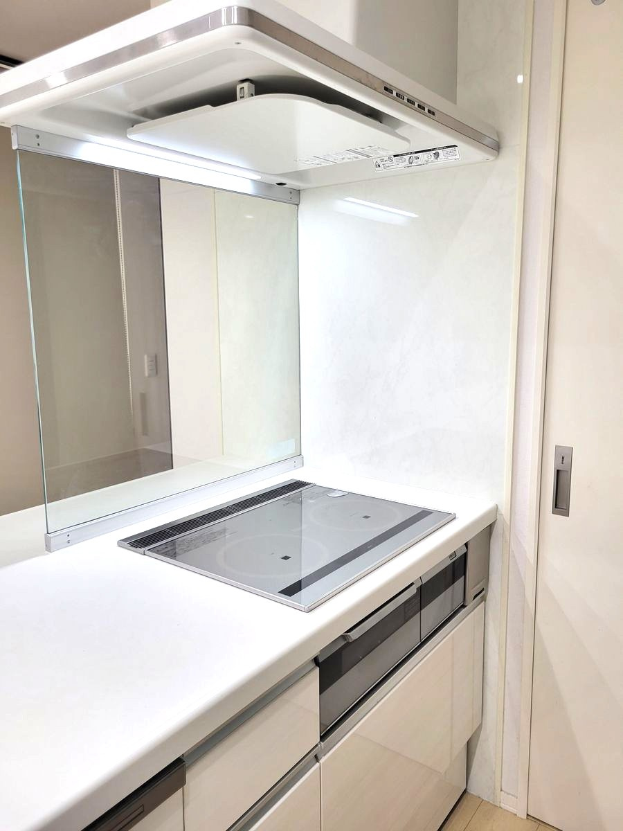 安城市篠目町井山戸建のキッチン