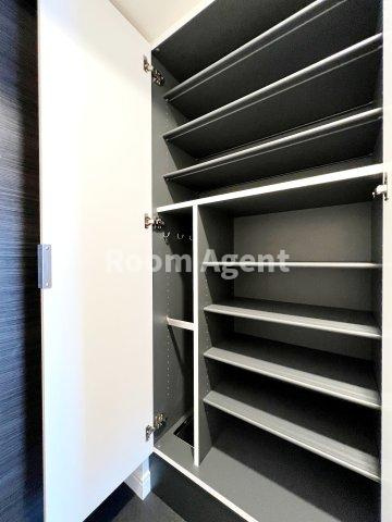 プレサンスNAGOYA覚王山の玄関|※類似