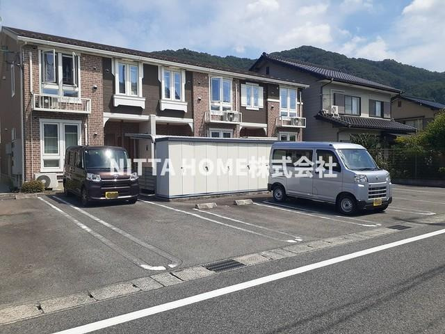 ルーチェ　ソラーレの駐車場|敷地内の駐車場スペースです◇