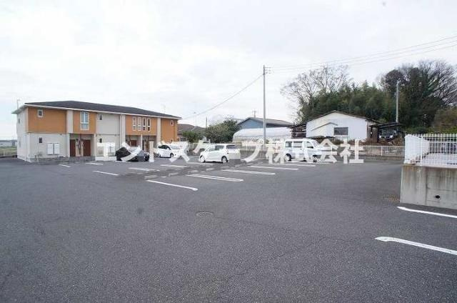 シャンルガールⅠの駐車場|高崎、前橋のお部屋探しはエンドスケープまで！お客様の理想お聞かせ下さい♪