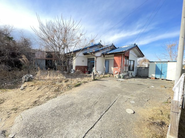 売地・住宅用地　太田市新田中江田町　木崎小学校・木崎中学校の外観