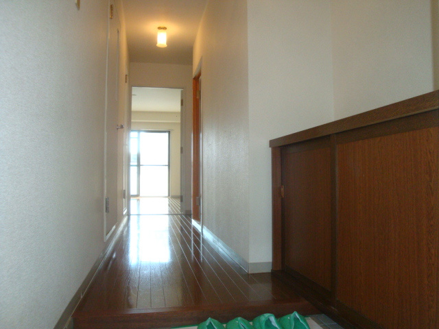 ジャルダン美樹の玄関