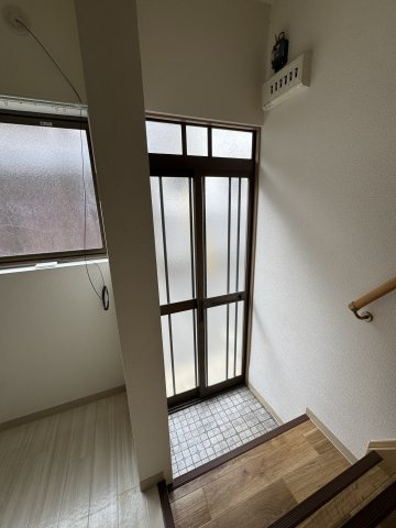 荒田町4丁目貸家の玄関