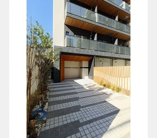 スタイリオ新丸子NORTHのエントランス