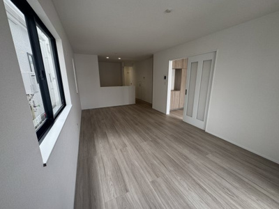 【居間・リビング】 | 沖縄市東（全3棟）A号棟 | ※同仕様写真です