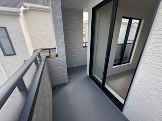 【バルコニー】 | 沖縄市東（全3棟）A号棟 | ※同仕様写真です