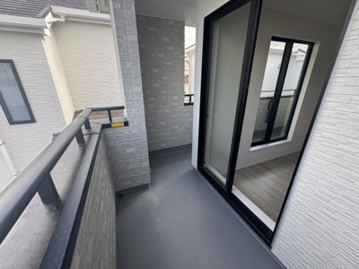 【バルコニー】 | 沖縄市東（全3棟）A号棟 | ※同仕様写真です