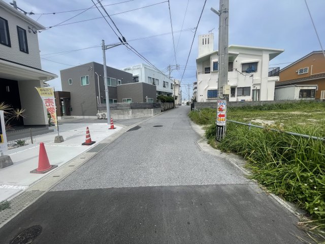 沖縄市東（全3棟）ラストA号棟の前面道路含む現地写真|※南側公道4.9m♪