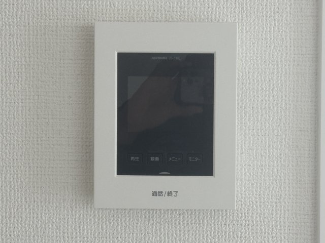沖縄市東（全3棟）ラストA号棟のセキュリティ|A号棟　TVモニター付きインターフォン♪