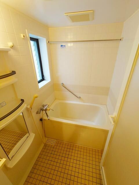 エリントンヒル東船橋の浴室