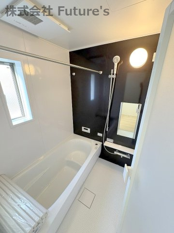 三郷市彦成1丁目　新築戸建　全1棟の浴室|バスルームは身体を洗うためだけの場所ではなく一日の疲れを癒すくつろぎの空間をお楽しみください☆