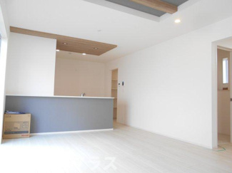 【居間・リビング】 | 郡山市芳賀3丁目新築一戸建て9棟 | ゆったり過ごせる居間です