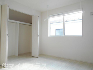 【洋室】 | 郡山市芳賀3丁目新築一戸建て9棟 | 明るい洋室です